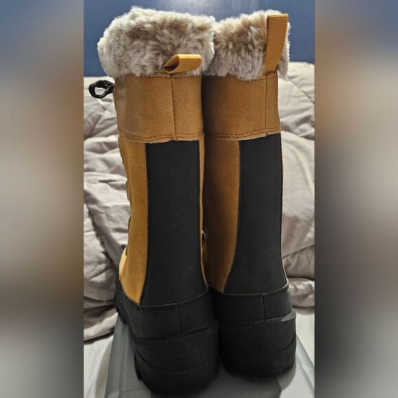 All In Motion Women's Tan and Black Winter Boots 5 - Picture 3 of 8